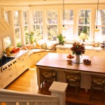 vase dining and kitchen
