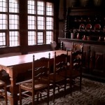 decorate a dining room table