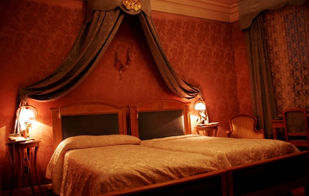 Top 10 Most Beautiful Bedrooms in the World