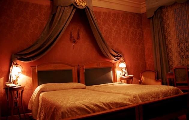 Top 10 Most Beautiful Bedrooms in the World